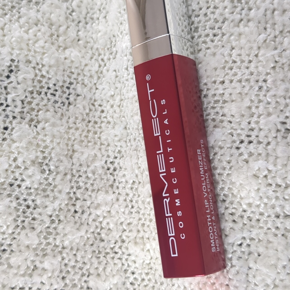 Dermelect Cosmeceuticals Smooth Lip Volumizer, 7ml/0.24fl oz - Picture 7 of 14